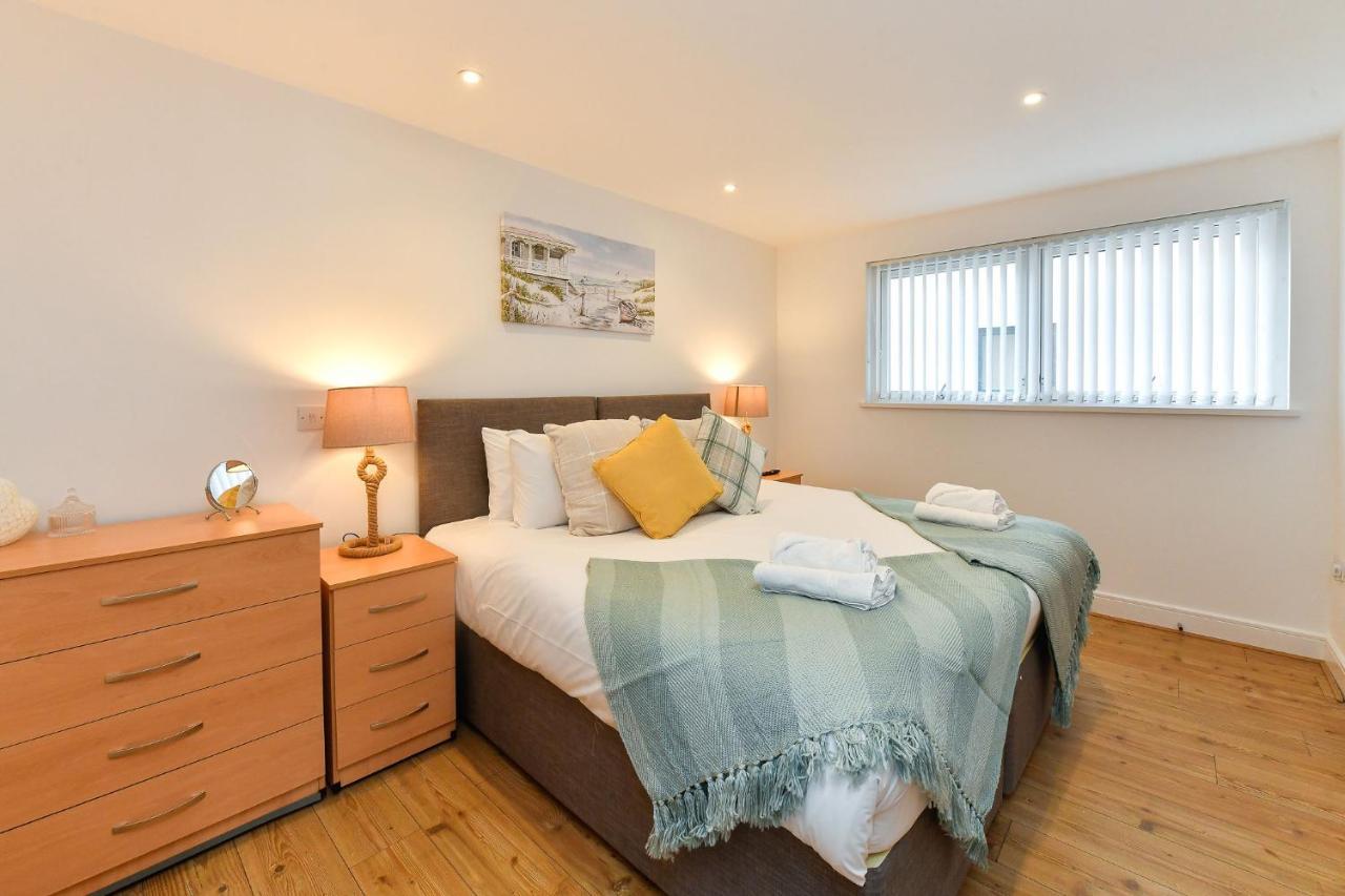 Just Stay Wales - Meridian Wharf, Marina View - 2 Bed Apartment Swansea Kültér fotó