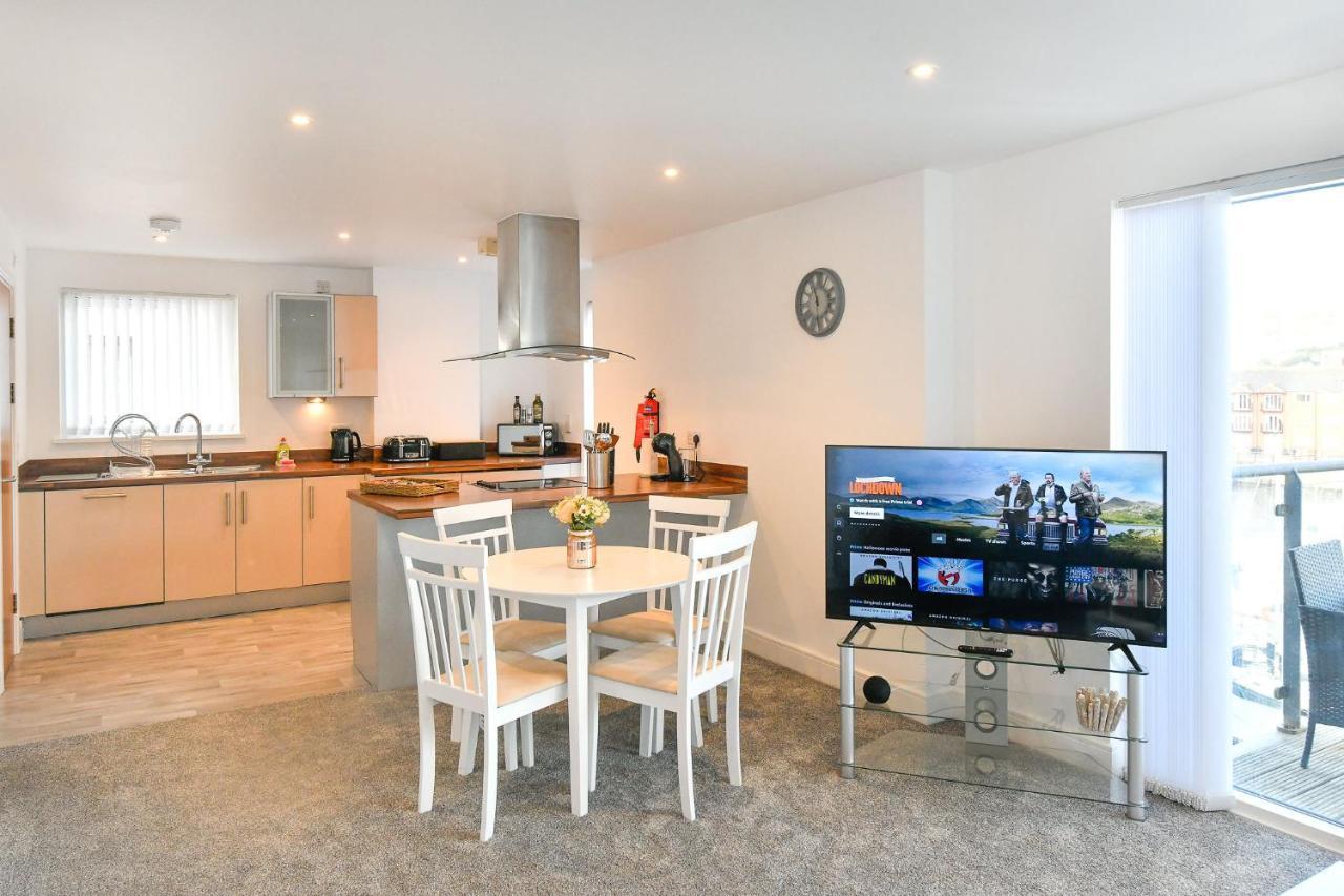 Just Stay Wales - Meridian Wharf, Marina View - 2 Bed Apartment Swansea Kültér fotó